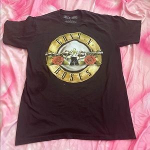 black guns n roses graphic t-shirt